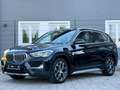 BMW X1 xDrive 18 d xLine/HED-UP/LED/AHK/NAVI Zwart - thumbnail 1