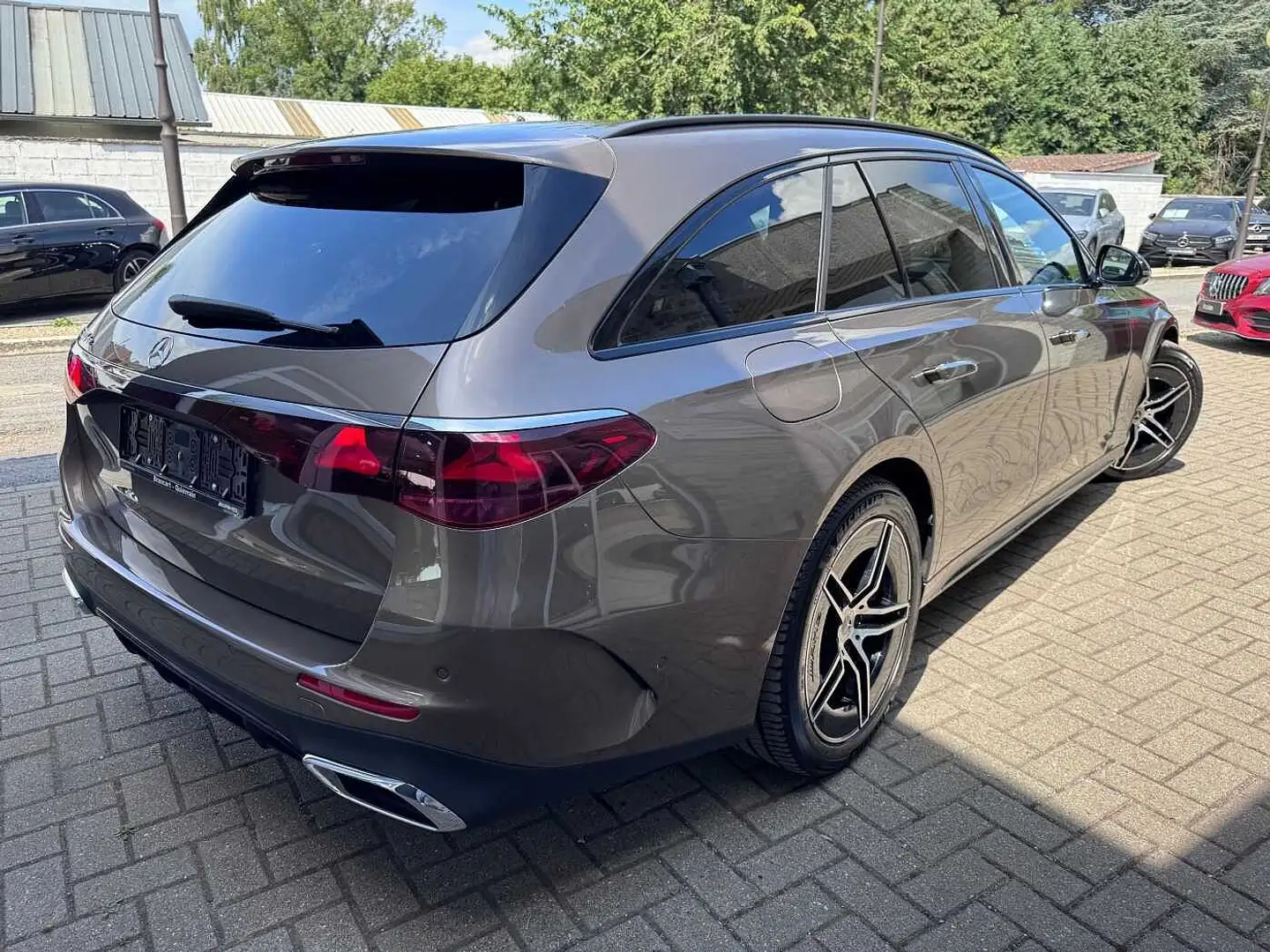 Mercedes-Benz E 300 de Break Hybrid AMG Line - Pack Night - Pack Premi Marrone - 2