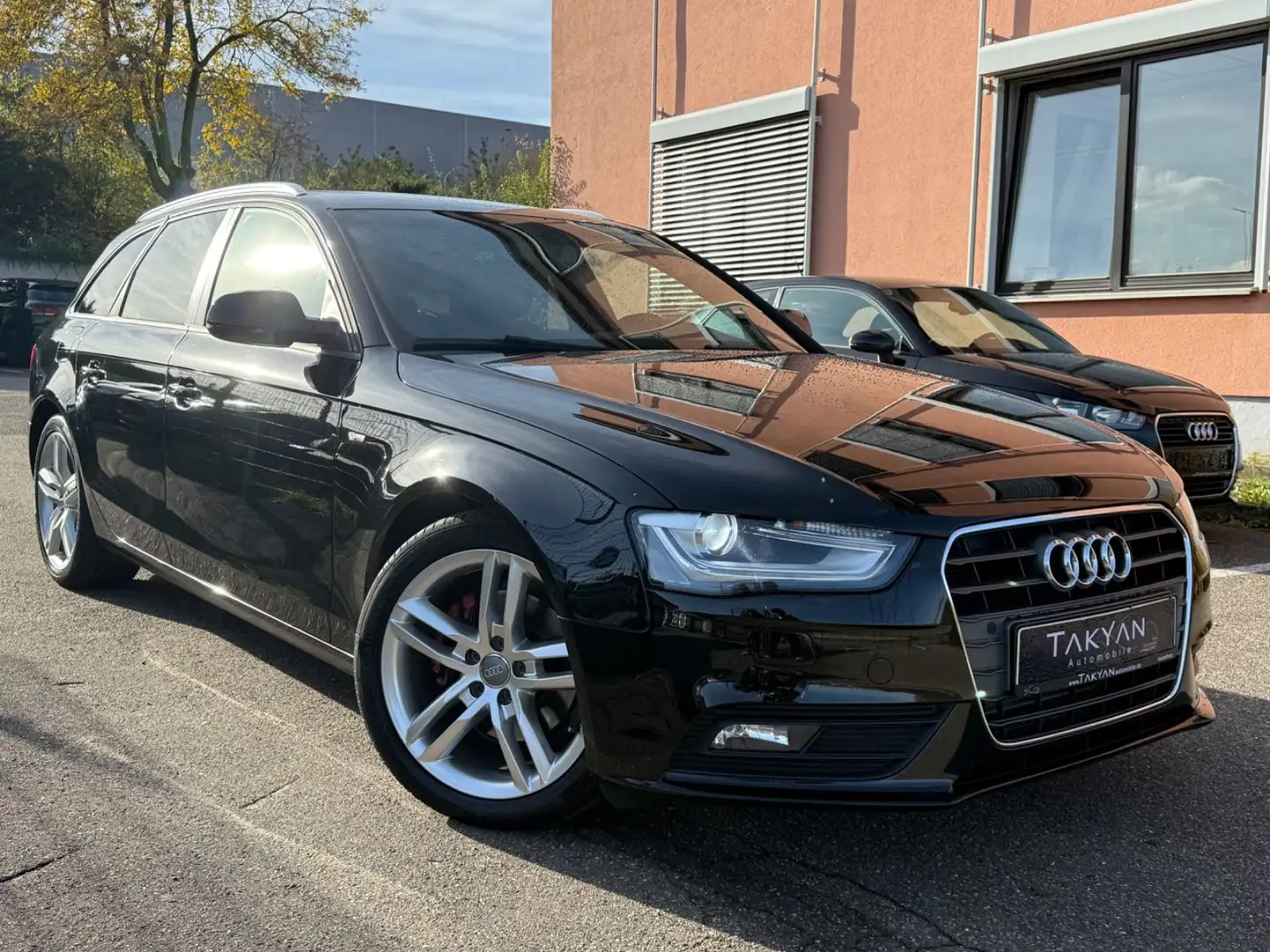 Audi A4 Avant S line Sportpaket/plus / 2.Hand / XENON Schwarz - 1
