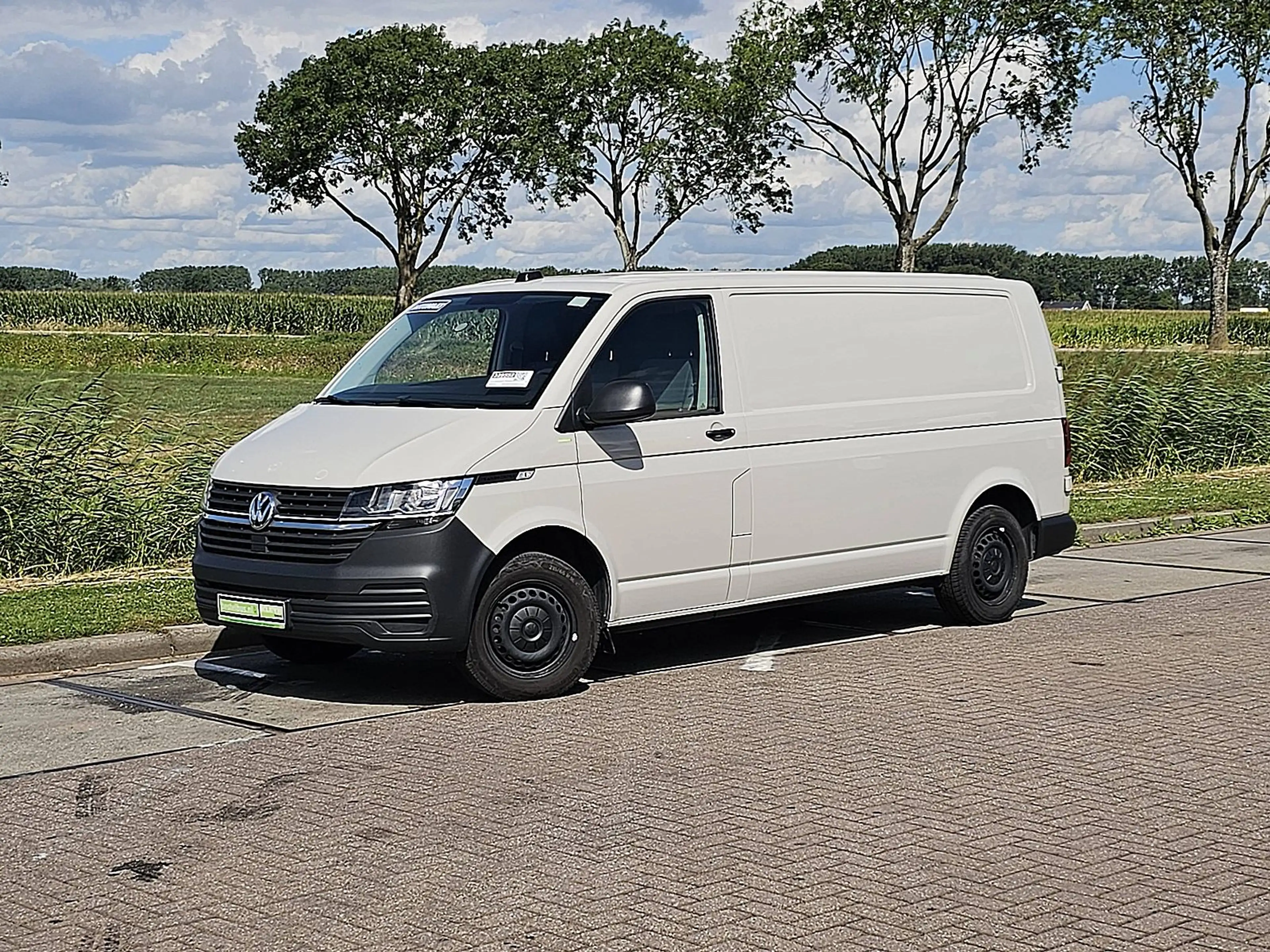 Volkswagen Transporter 2.0 TDI T6.1 150Pk L2H1 Autm — photo 2