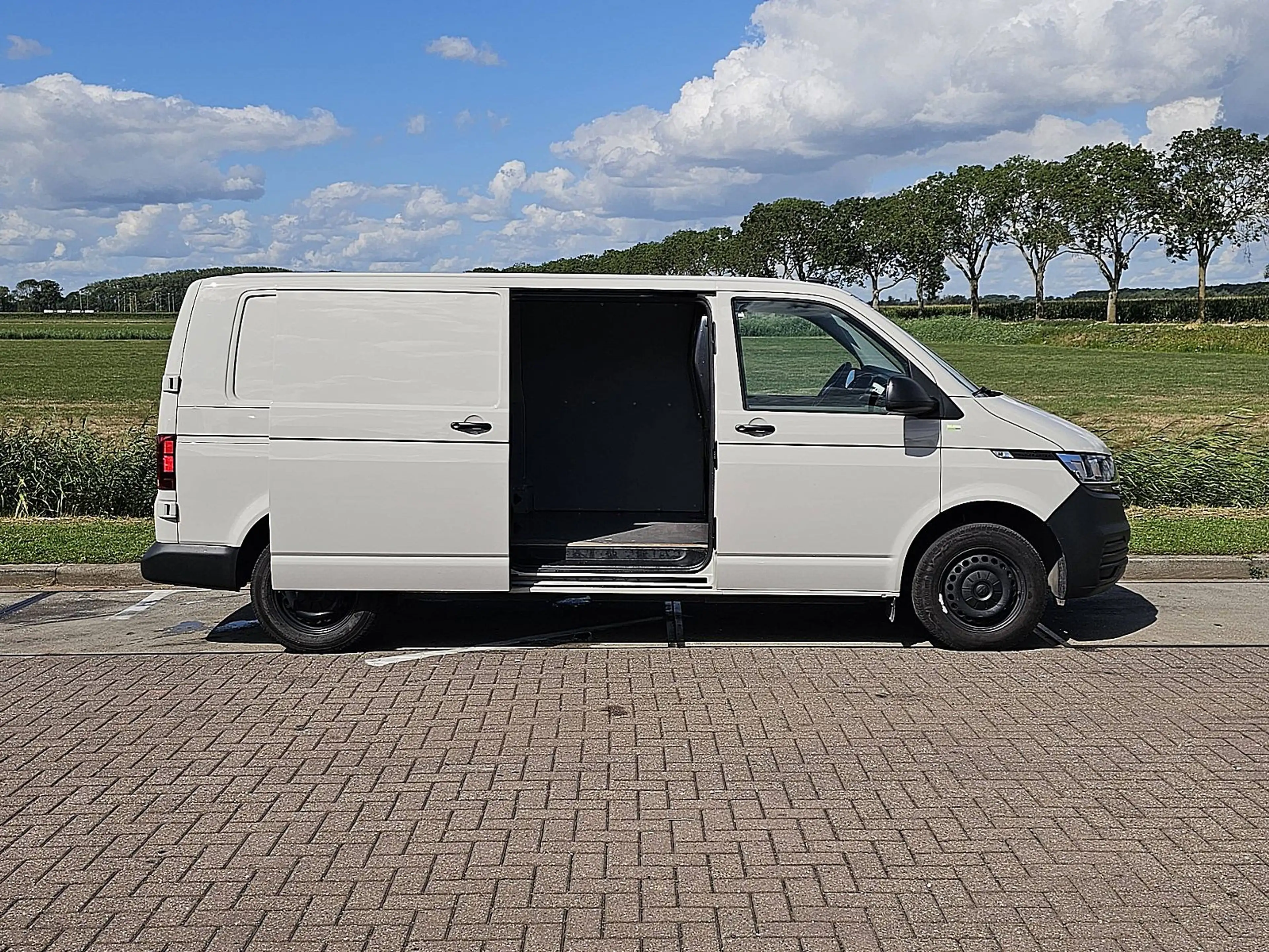 Volkswagen Transporter 2.0 TDI T6.1 150Pk L2H1 Autm — photo 10