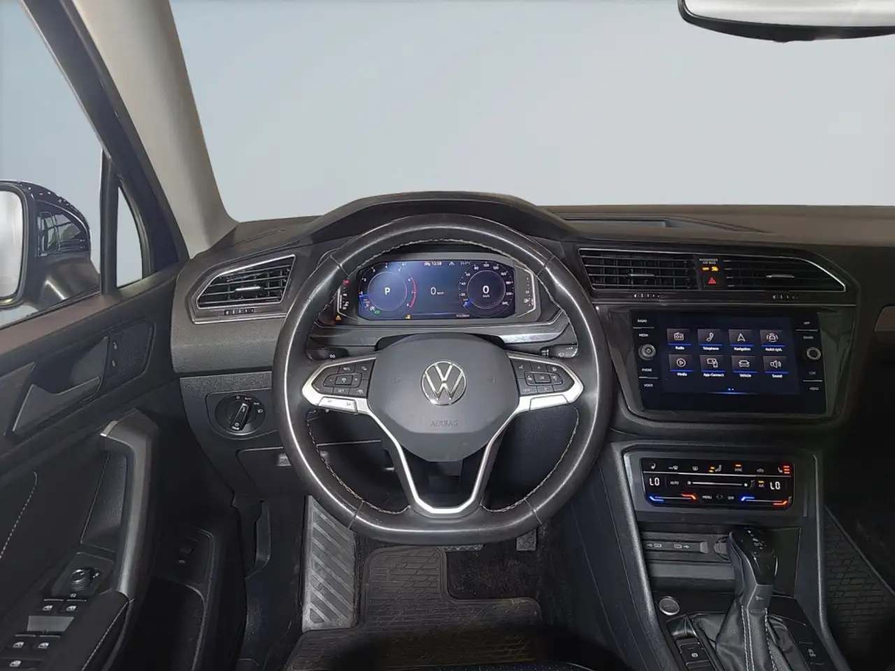 Volkswagen Tiguan снимка Volkswagen Tiguan