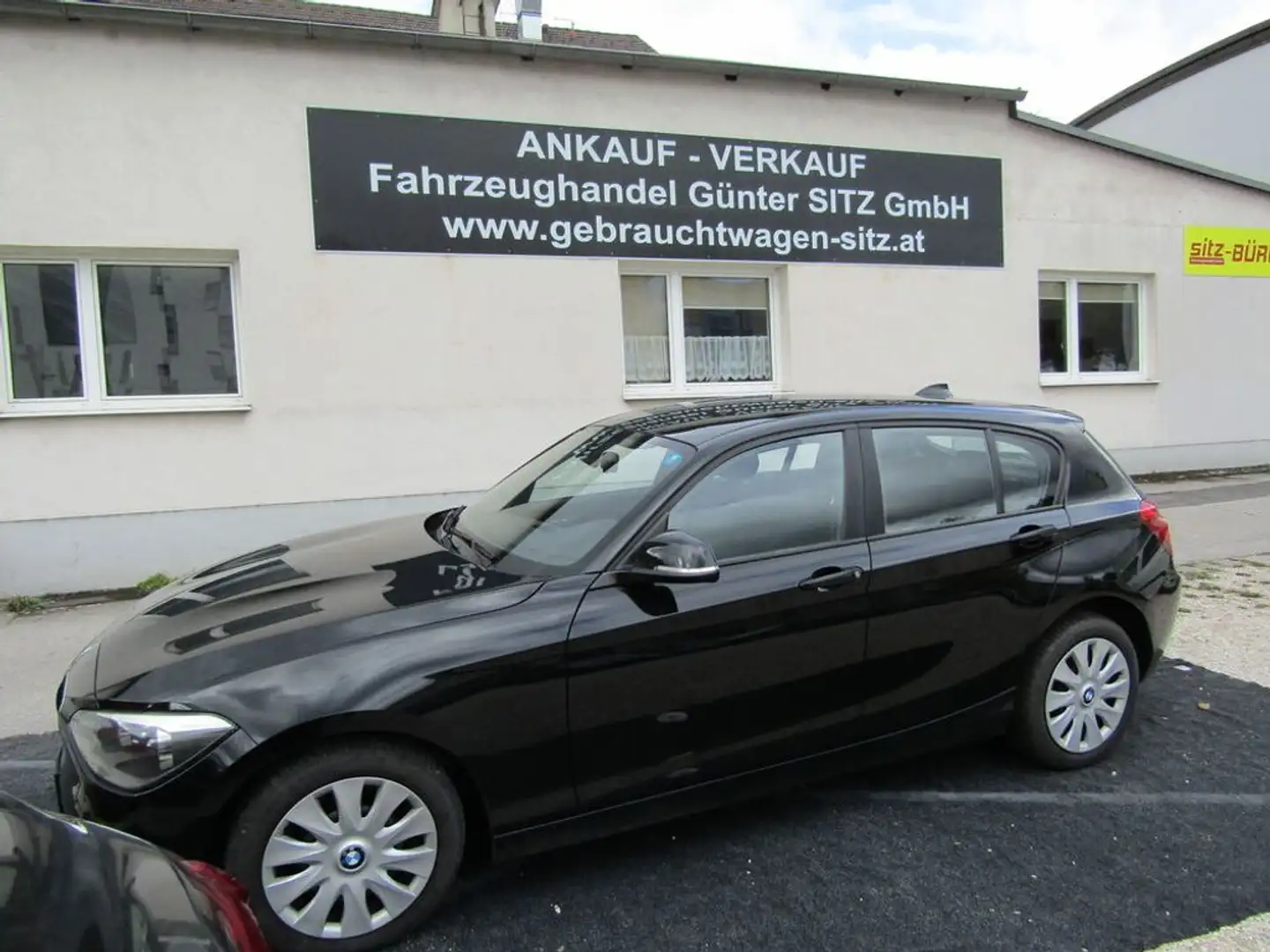 BMW 116 i Schwarz - 1