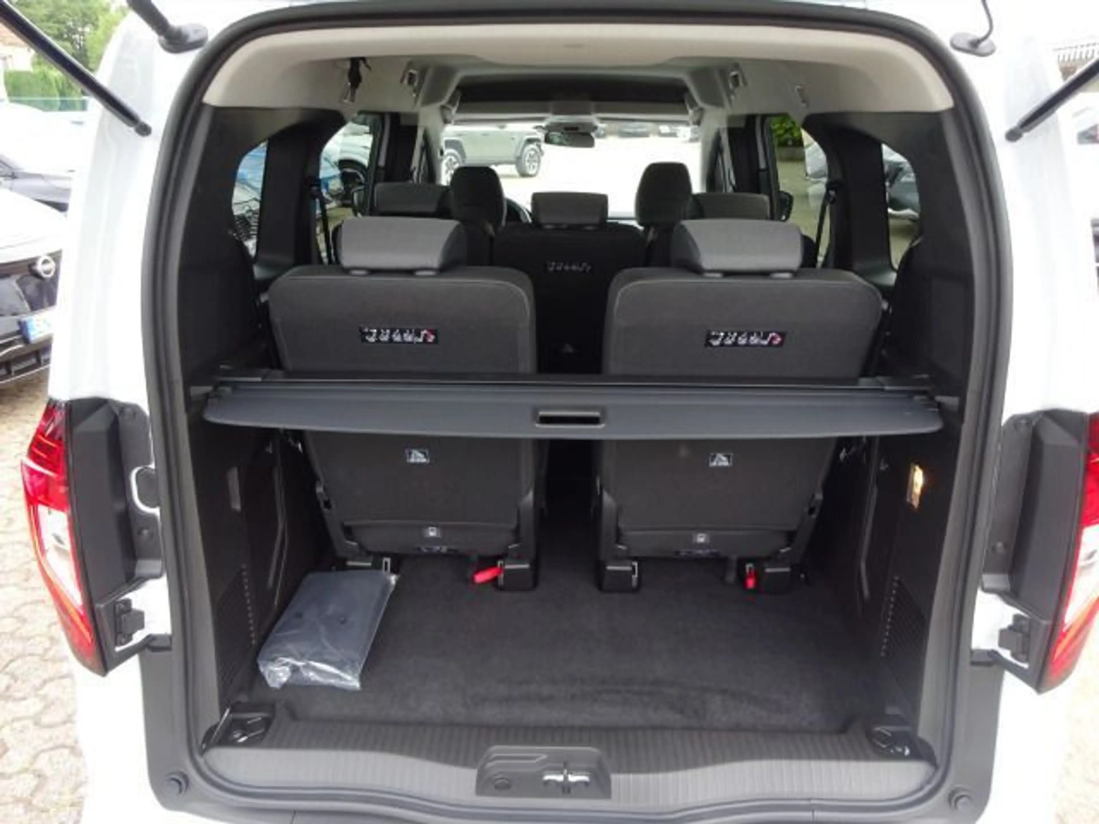 Nissan Townstar Kombi L2 Tekna DCT 360° Kamera — photo 10