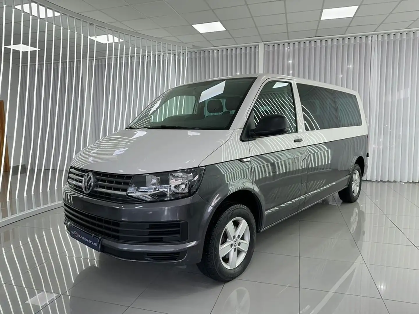 Volkswagen Largo 2.0 TDI 110kW BMT DSG Gris - 1