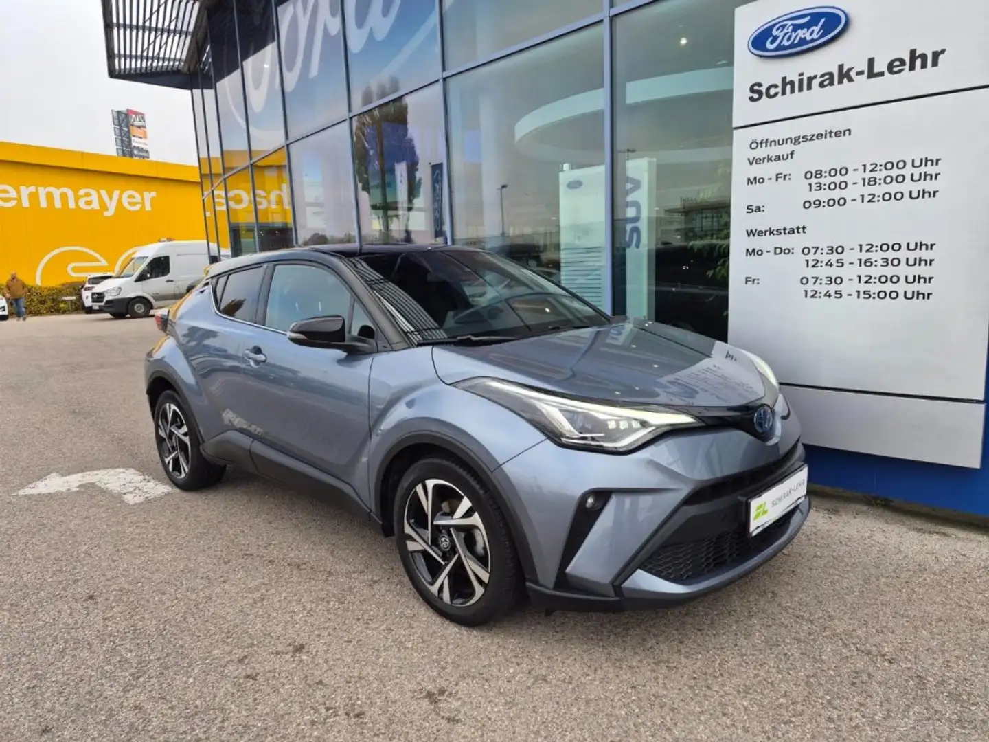 Toyota C-HR Toyota CH-R Hybrid C-HR 1,8 Blau - 1