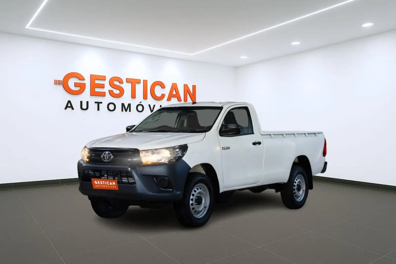 Toyota Hilux 2.4 4D Cabina Simple Blanco - 1