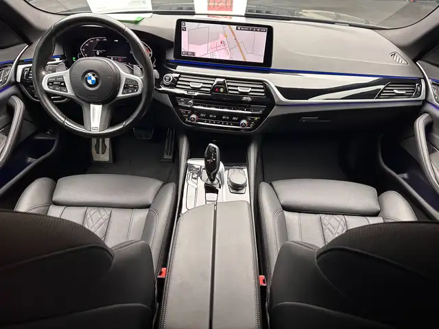 BMW 5 Series view 11