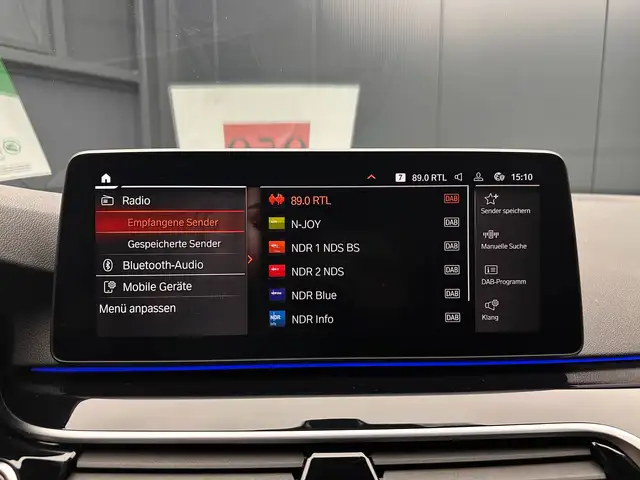 BMW 5 Series view 23