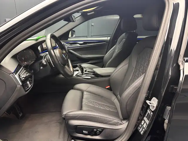 BMW 5 Series view 13