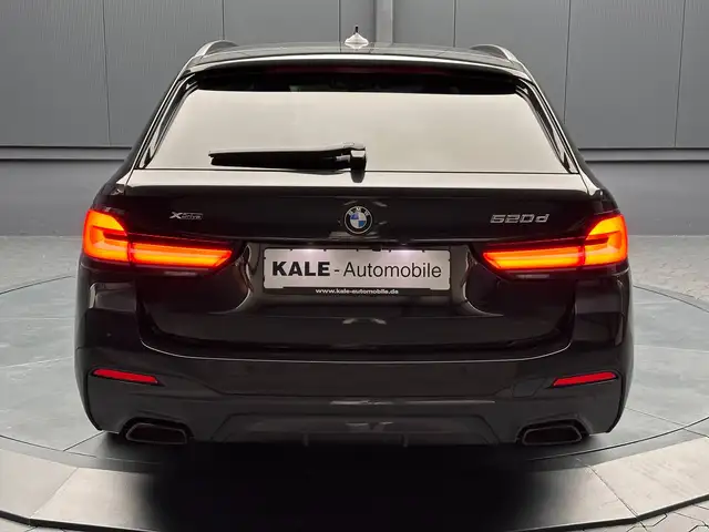 BMW 5 Series view 4