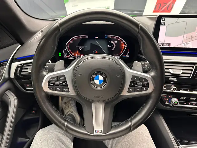 BMW 5 Series view 15