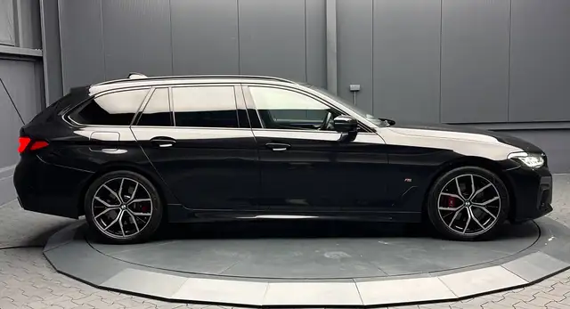 BMW 5 Series view 5
