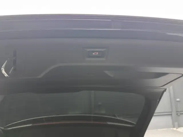 BMW 5 Series view 26