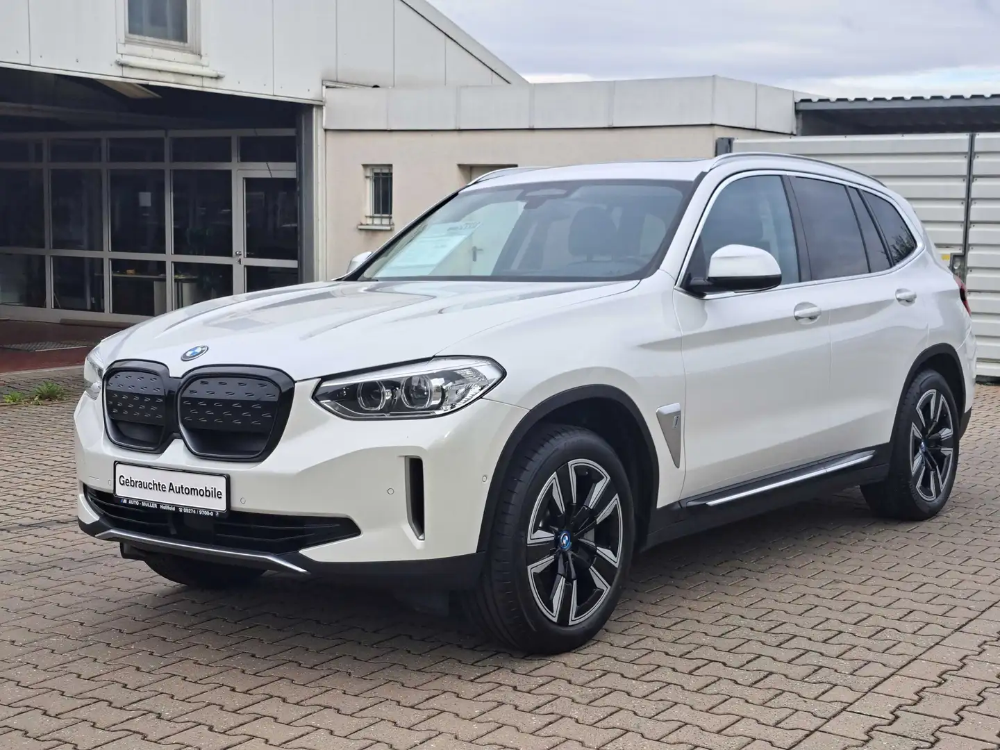 BMW iX3 NAVI LED RFK Weiß - 2