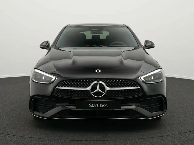 Mercedes-Benz 220 view 2