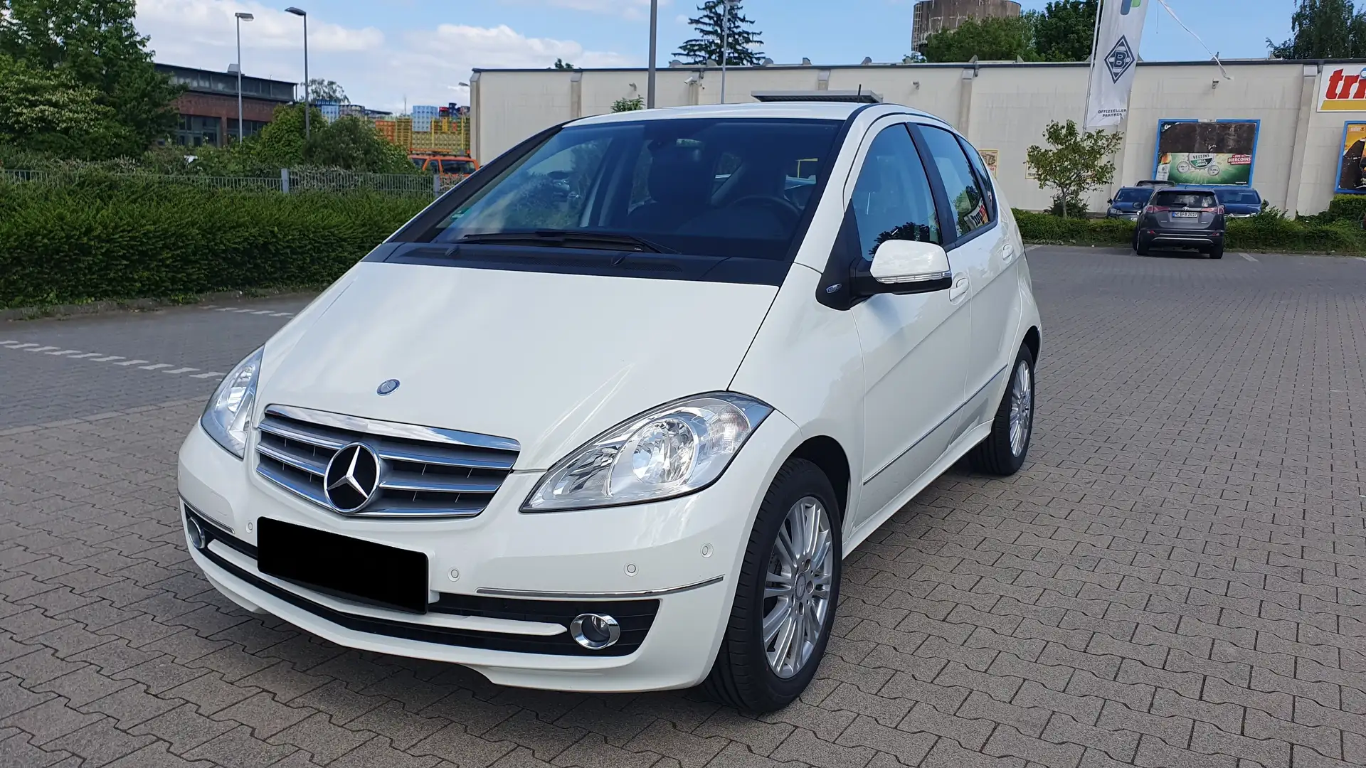 Mercedes-Benz A 160 Navi Klima Alu Parkkontrolle vorne/hinten Weiß - 2
