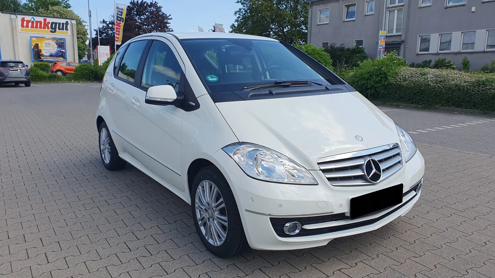 Mercedes-Benz A 160 Navi Klima Alu Parkkontrolle vorne/hinten Weiß - 1