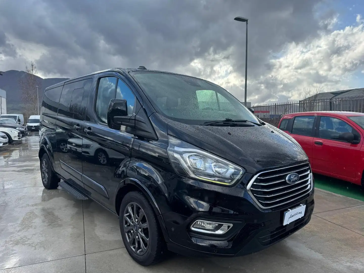 Ford Tourneo Custom PL 2.0 TDCI 185CV -8 POSTI-TITANIUM-GANCIO TRAINO- Nero - 2