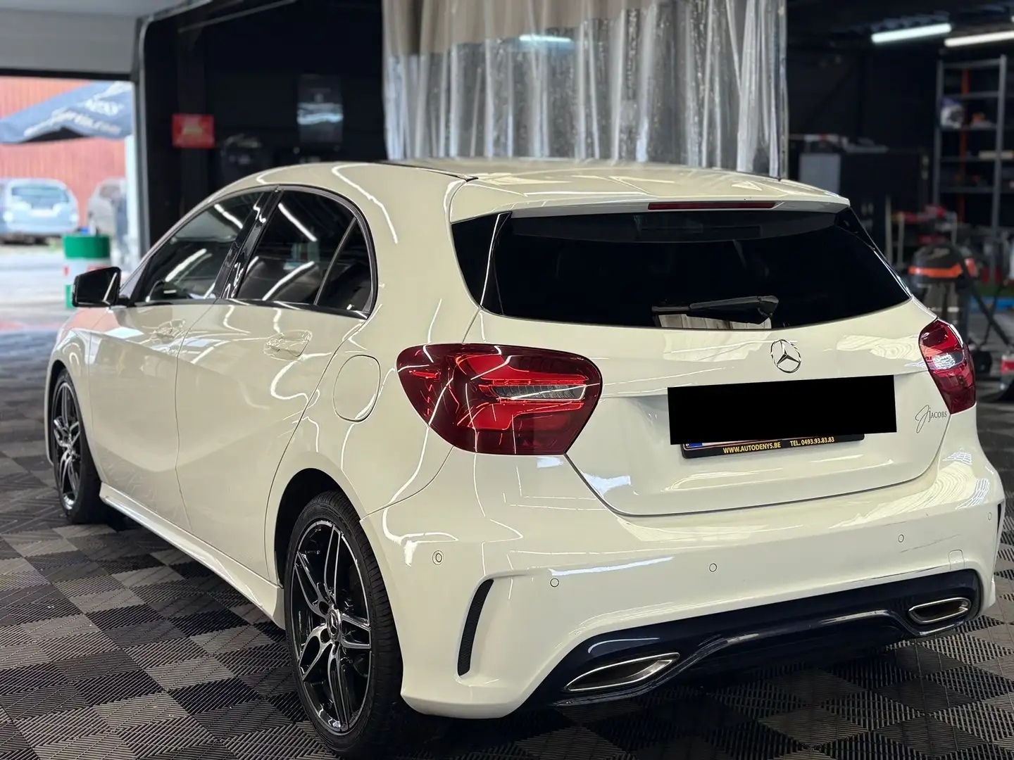 Mercedes-Benz A 180 A 180 d 7G-DCT AMG Line - 2