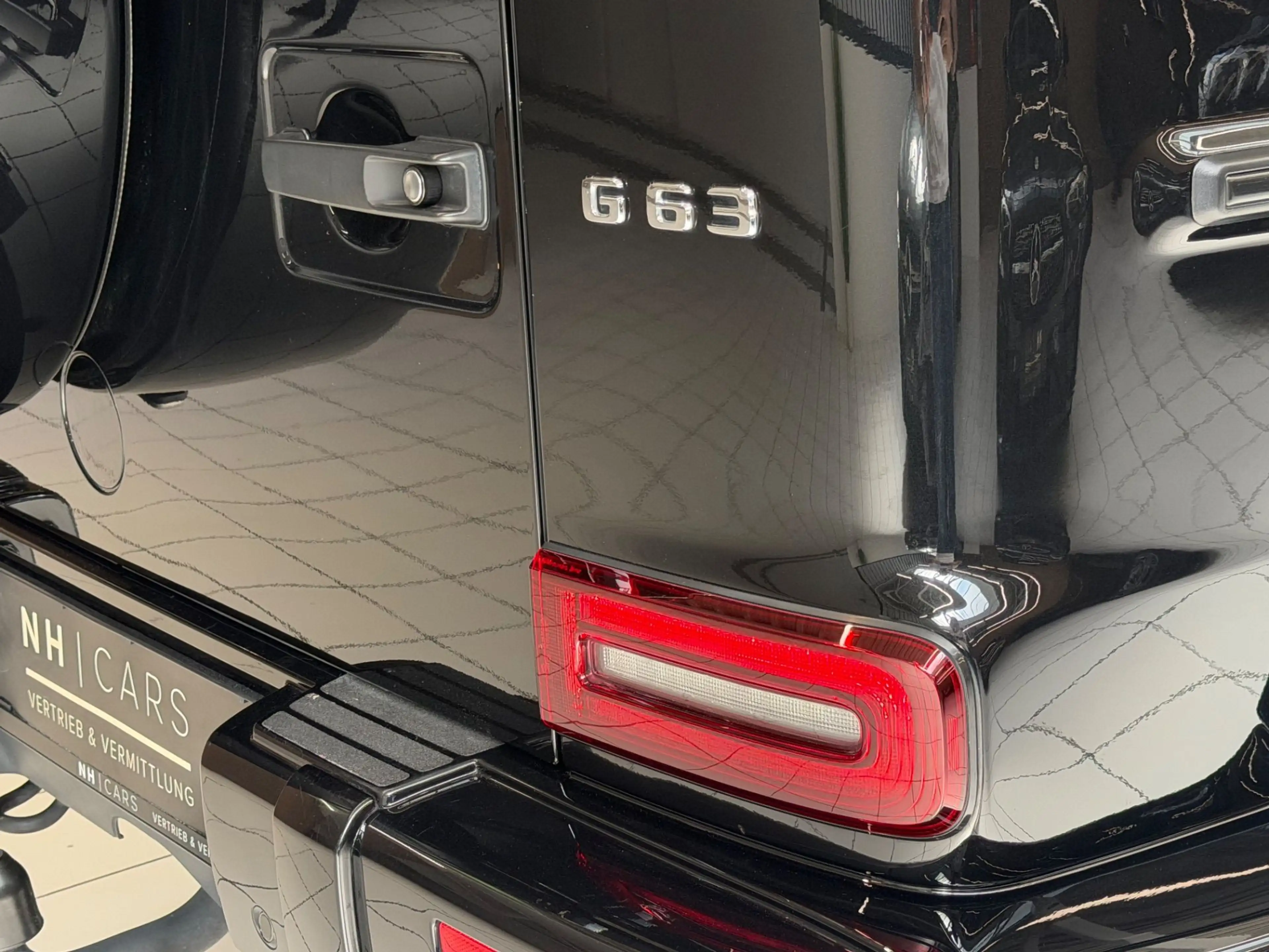 Mercedes-Benz G 63 AMG — photo 12