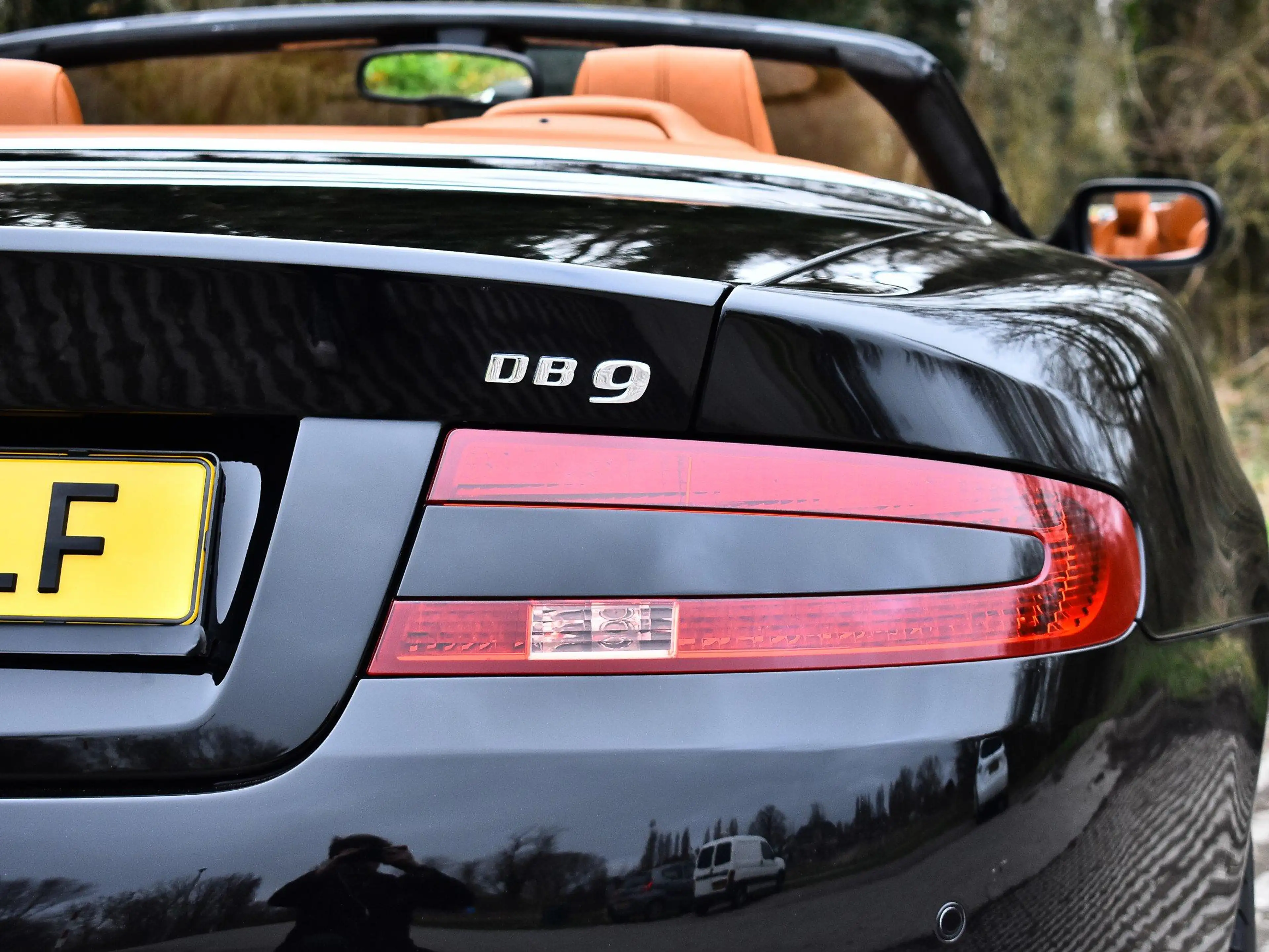 Aston Martin DB9 Volante Convertible DB9 6.0L V12 455HP Touchtronic — photo 13