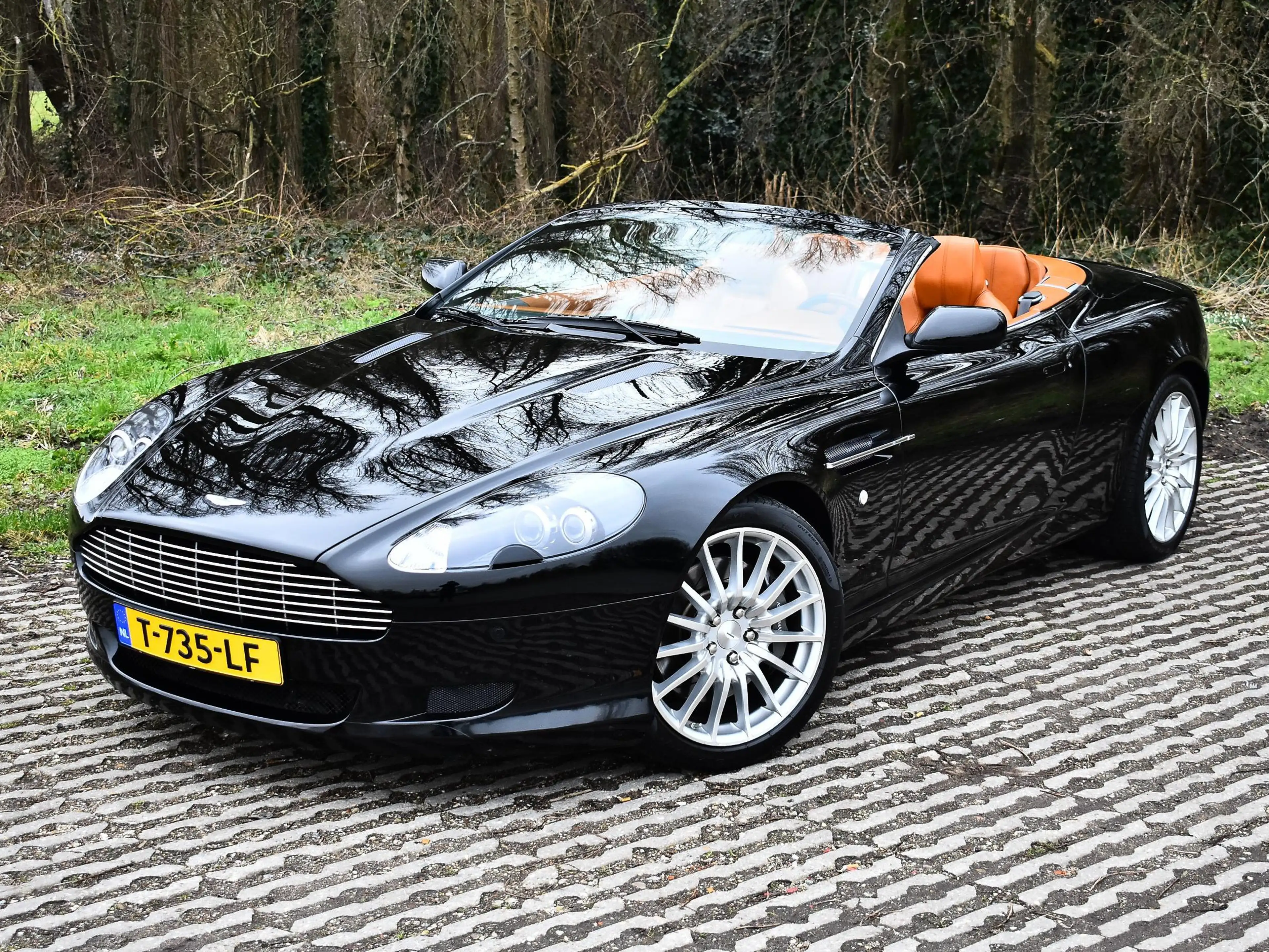 Aston Martin DB9 Volante Convertible DB9 6.0L V12 455HP Touchtronic