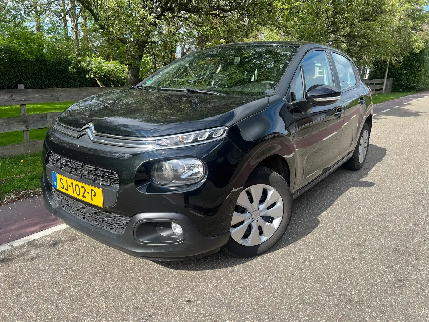 Citroen C3 1.2 PureTech Airco D.riem is vervangen Zwart - 1