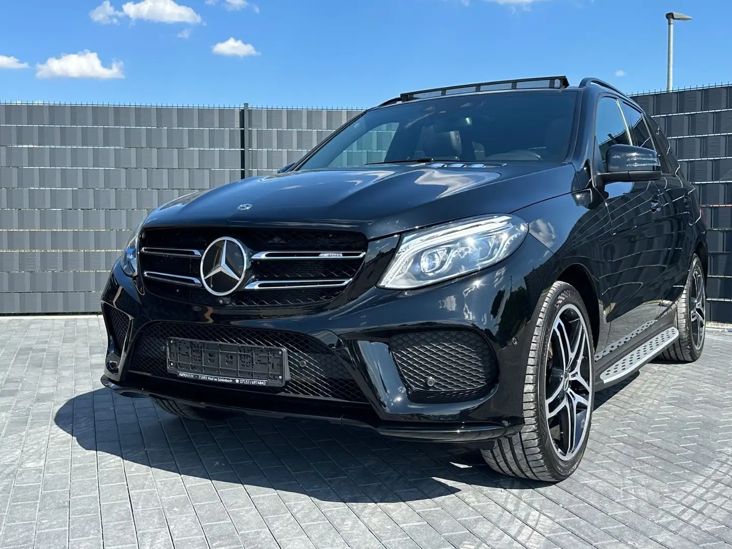 Mercedes-Benz GLE 43 AMG *PANO*COMAND*360*DISTR*NIGHT*LED*AHK* Schwarz - 1