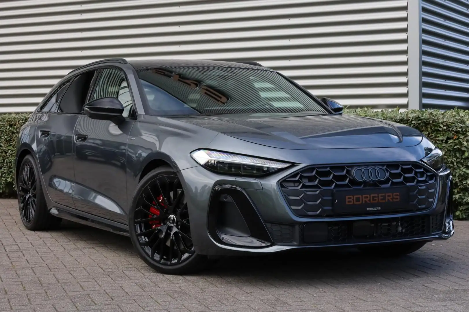 Audi A5 Avant e-hybrid Competition Trekhaak l Pano l B&O l Gris - 1