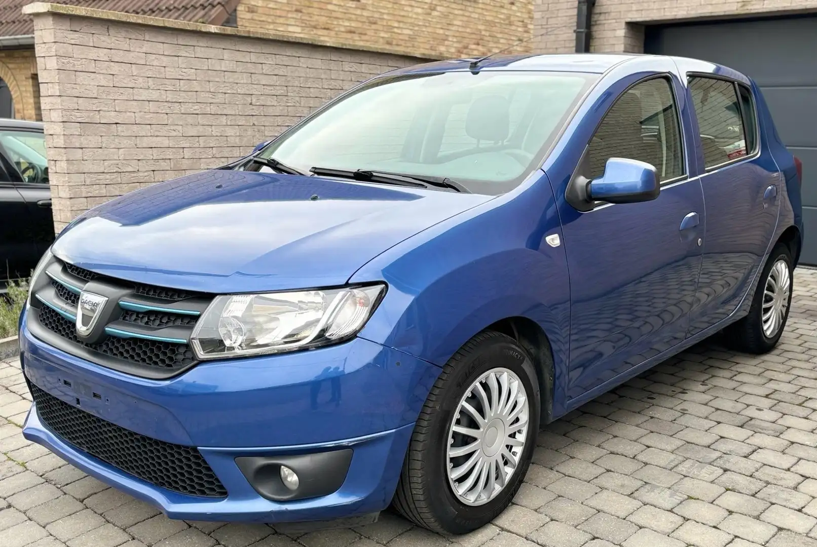 Dacia Sandero 1.5 dCi Laureate Bleu - 1