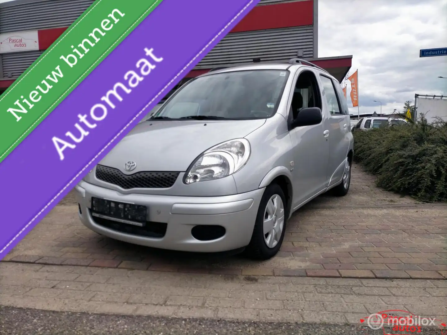 Toyota Yaris Verso NAP Dealer Oh. Argent - 1