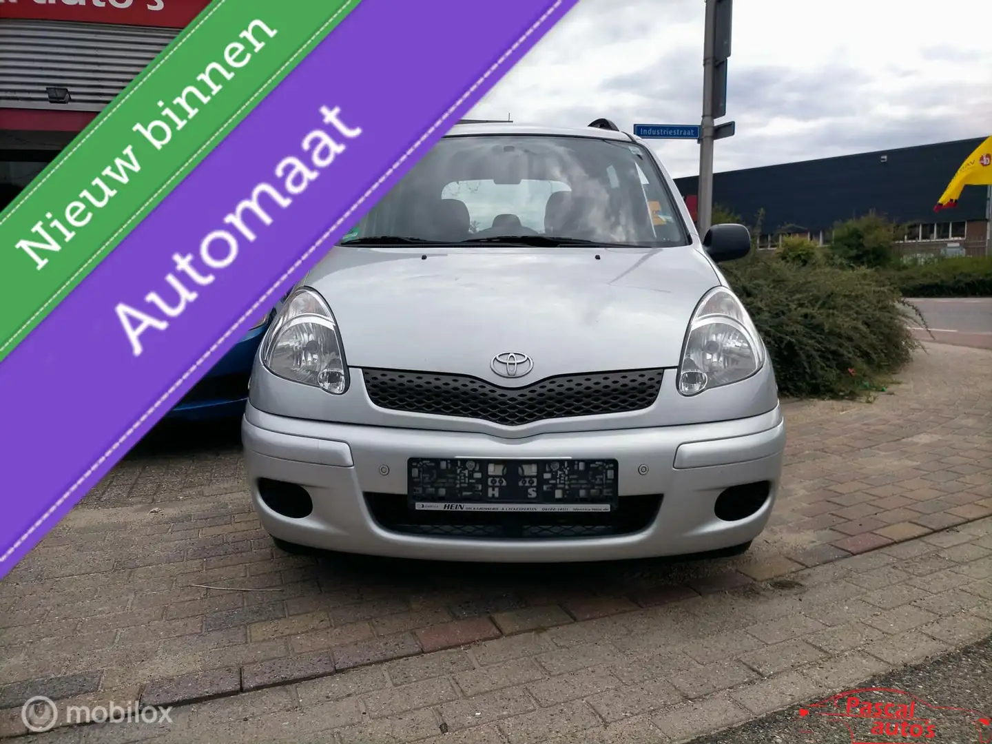 Toyota Yaris Verso NAP Dealer Oh. Argent - 2