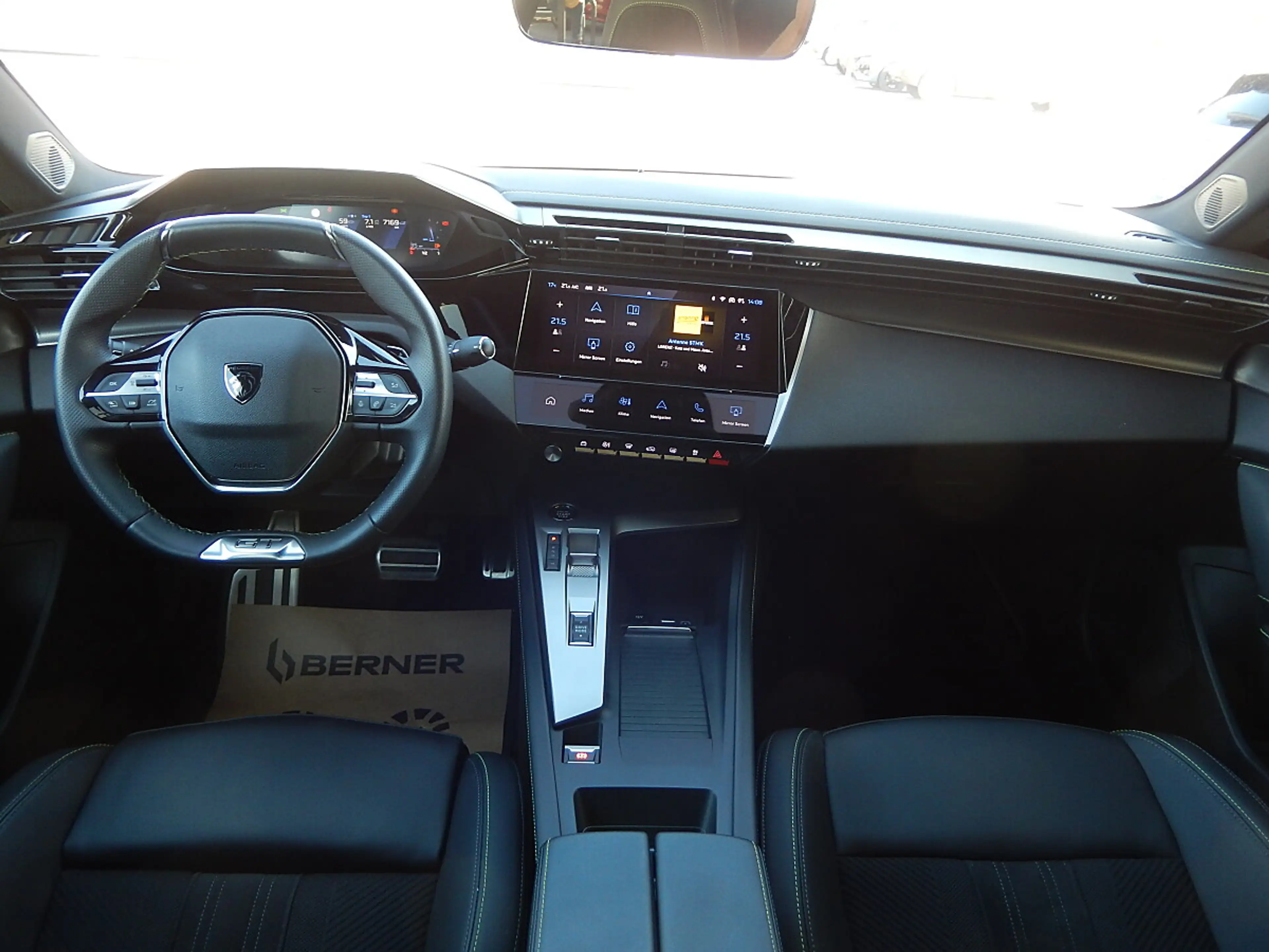Peugeot 408 PureTech 130 S&S EAT8 GT — photo 13