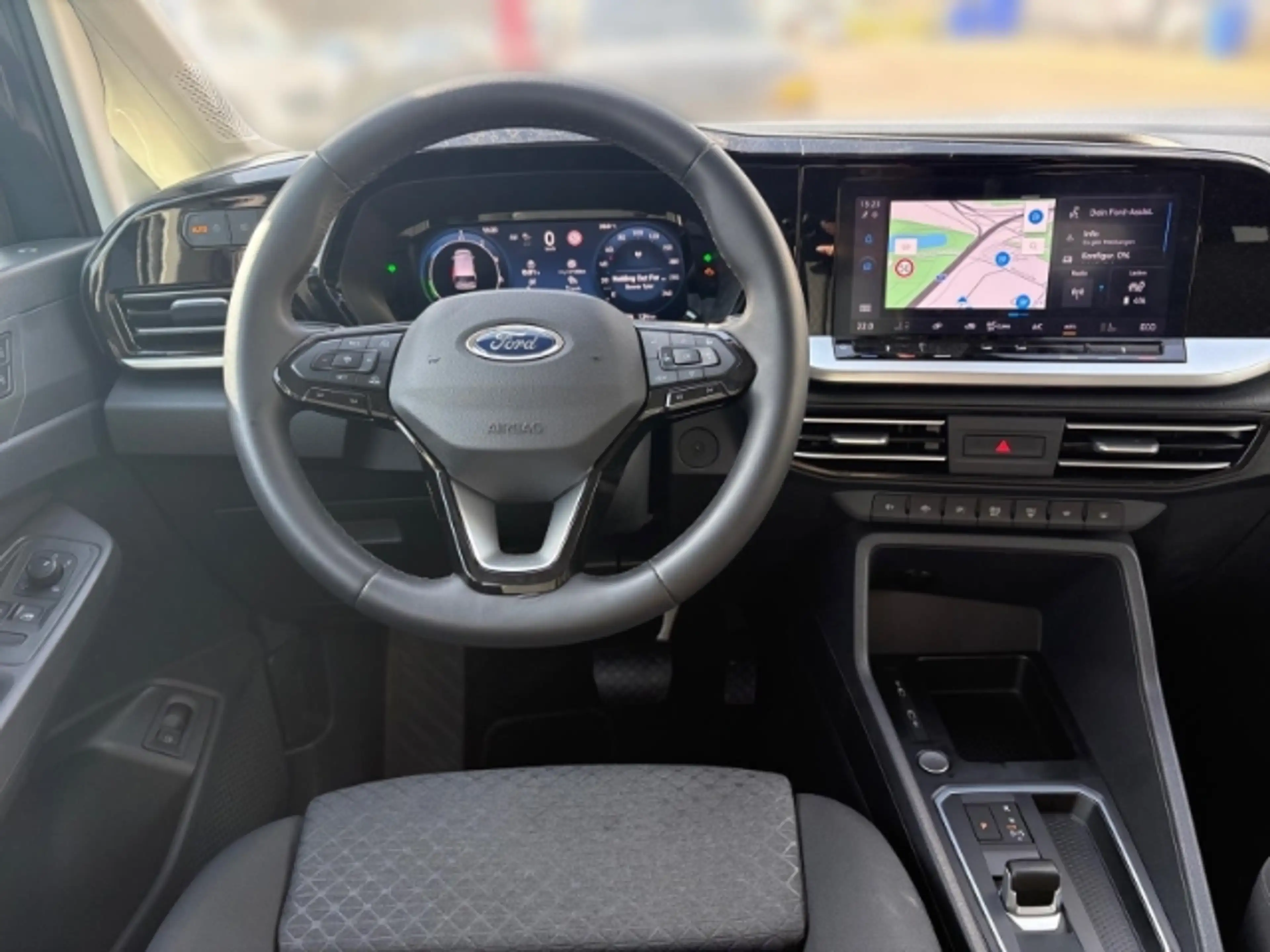 Ford Grand Tourneo PHEV Titanium 7-Sitzer + Allwetterreifen + Komfort — photo 11