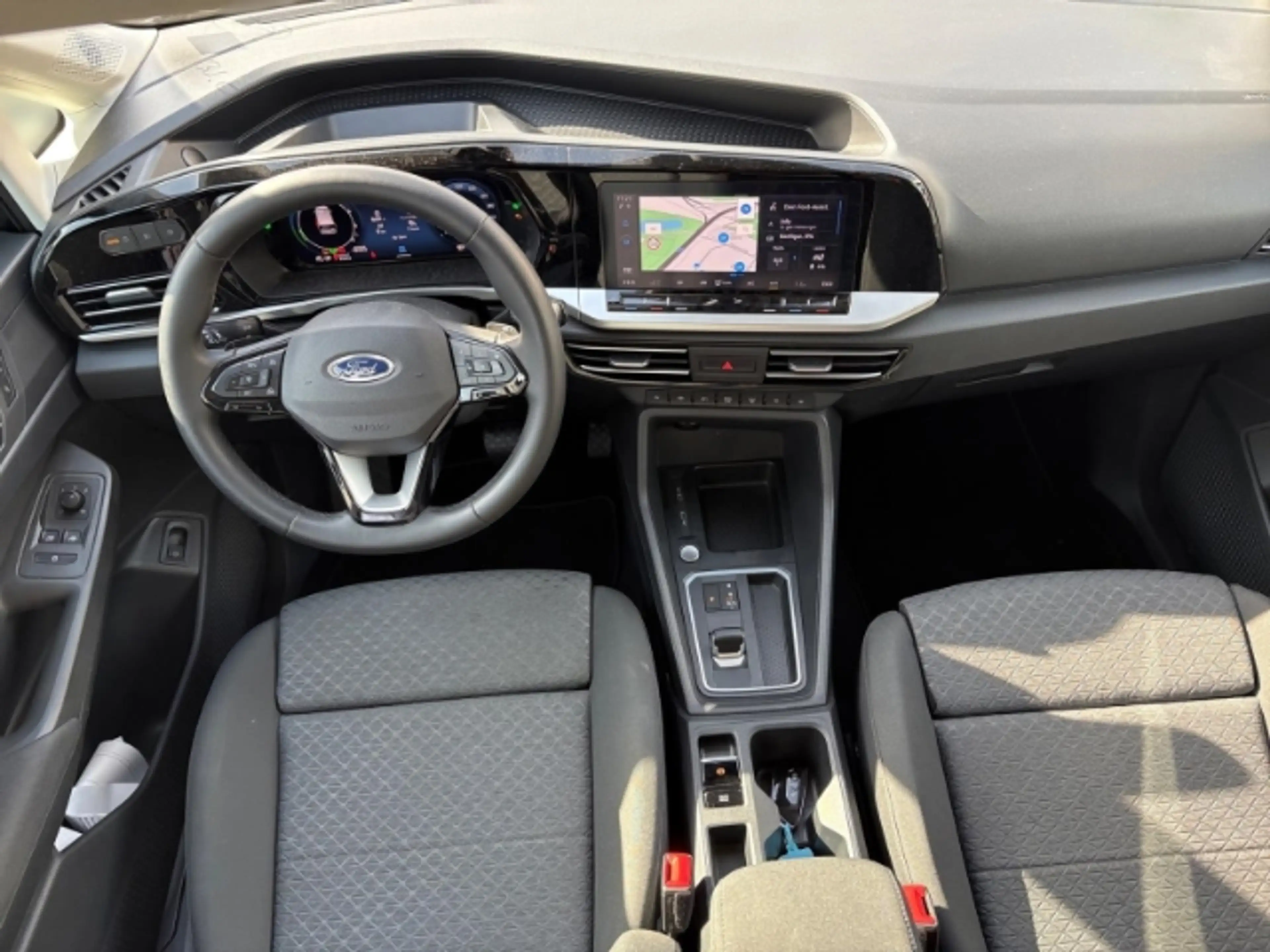Ford Grand Tourneo PHEV Titanium 7-Sitzer + Allwetterreifen + Komfort — photo 12