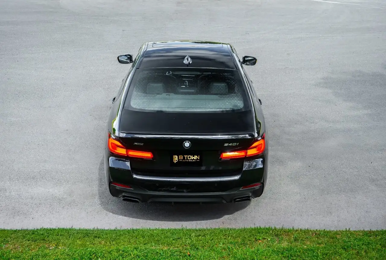 BMW 5 Series photo BMW 5 Series