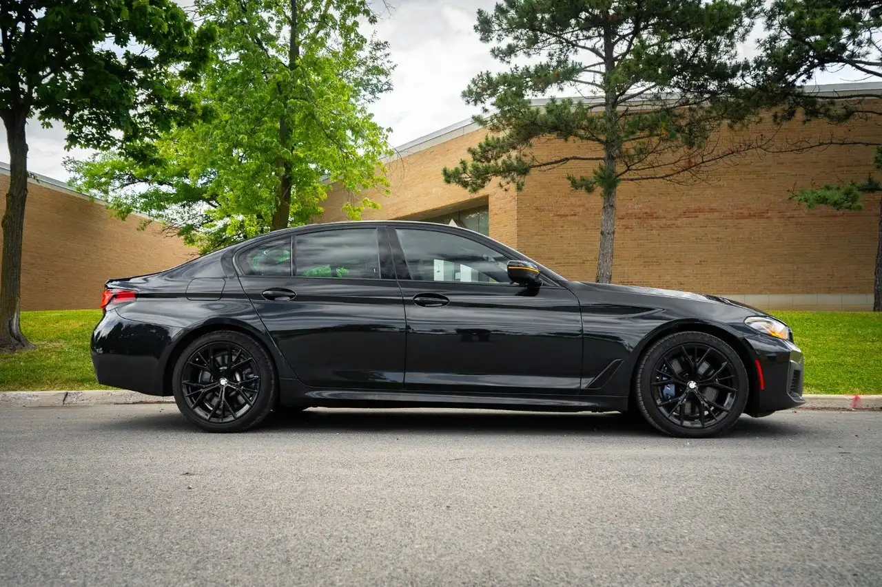 BMW 5 Series photo BMW 5 Series