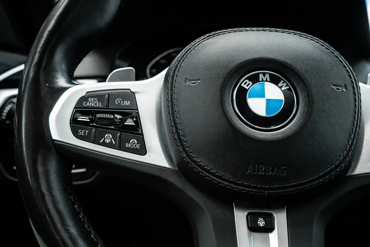 BMW 5 Series photo BMW 5 Series