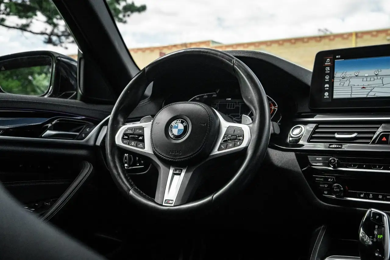 BMW 5 Series photo BMW 5 Series