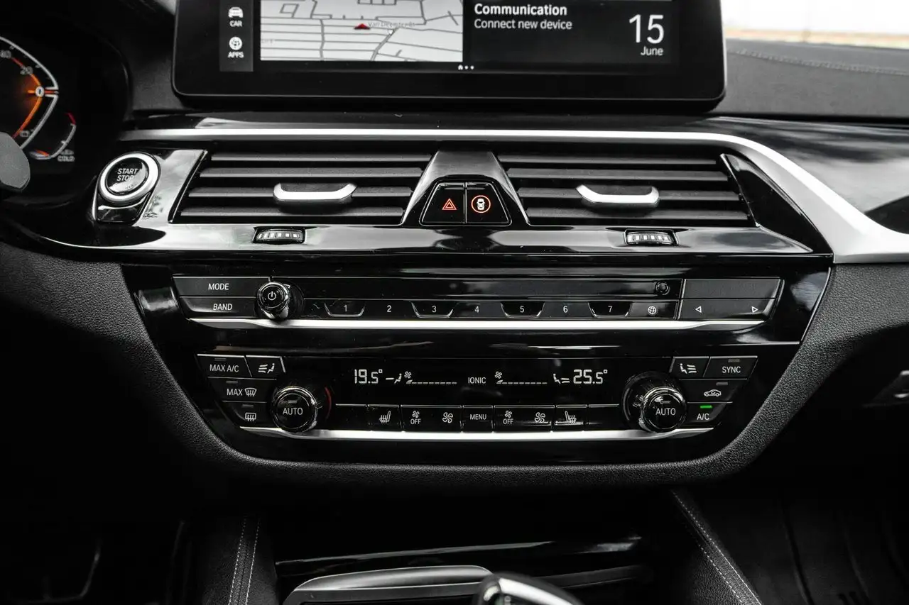 BMW 5 Series photo BMW 5 Series