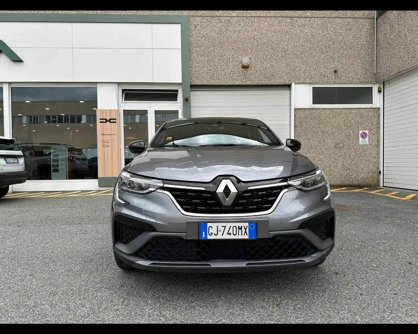 Renault Arkana 1.6 E-TECH FULL HYBRID R.S. LINE FAST TRACK Gris - 2