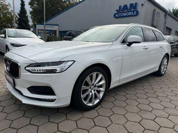 D5 Kombi Automatik Momentum AWD