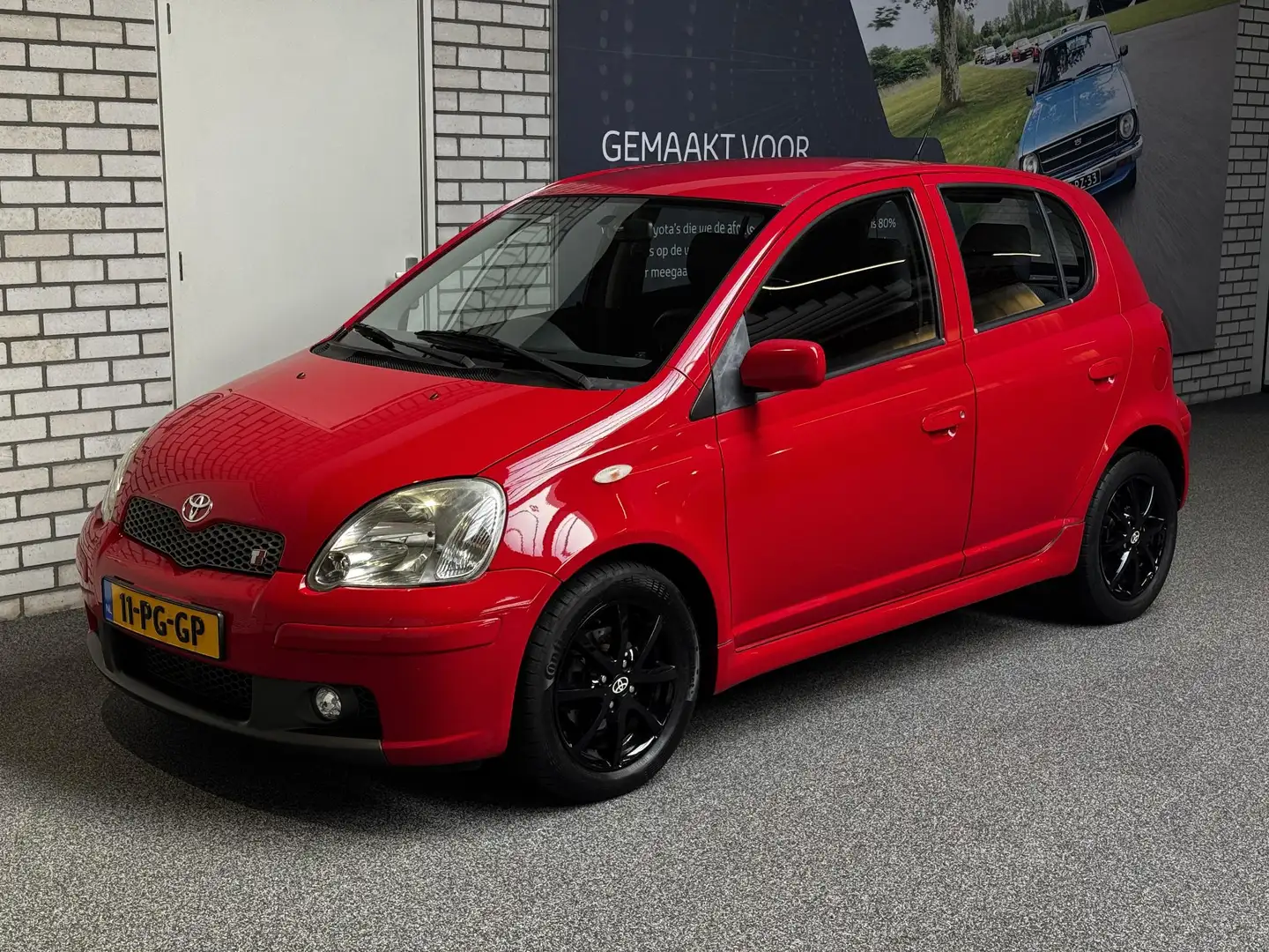 Toyota Yaris 1.5 VVT-i T-Sport 5 Drs Rojo - 2