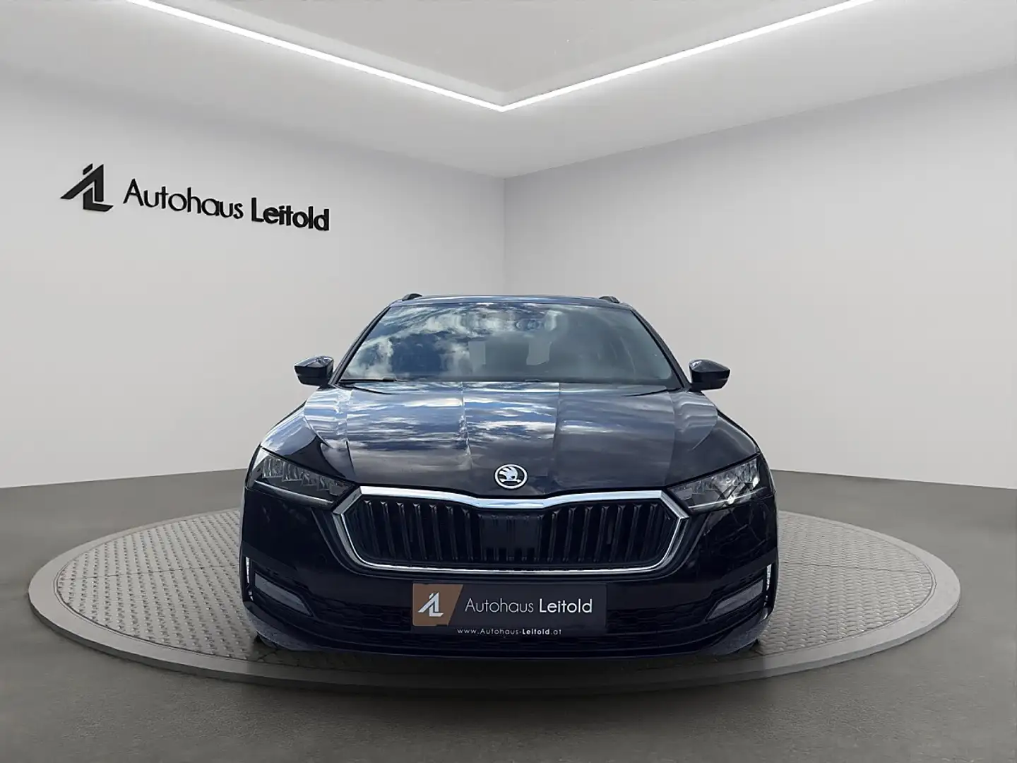 Skoda Octavia Combi 2,0 TDI Ambition DSG LED PANO KEYLESS TEM... Schwarz - 2