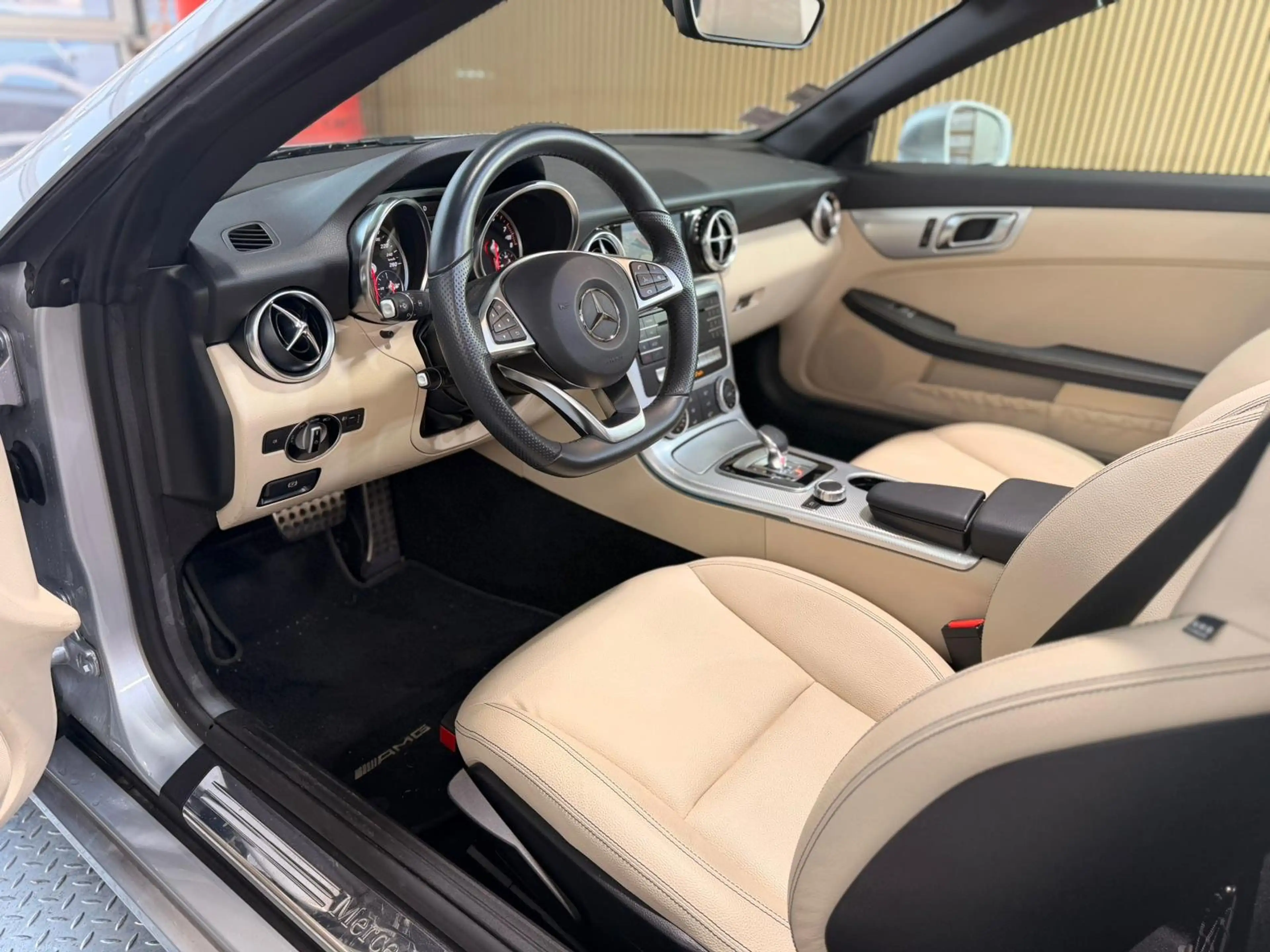 Mercedes-Benz SLC 200 SLC 200 9.000km! — photo 10