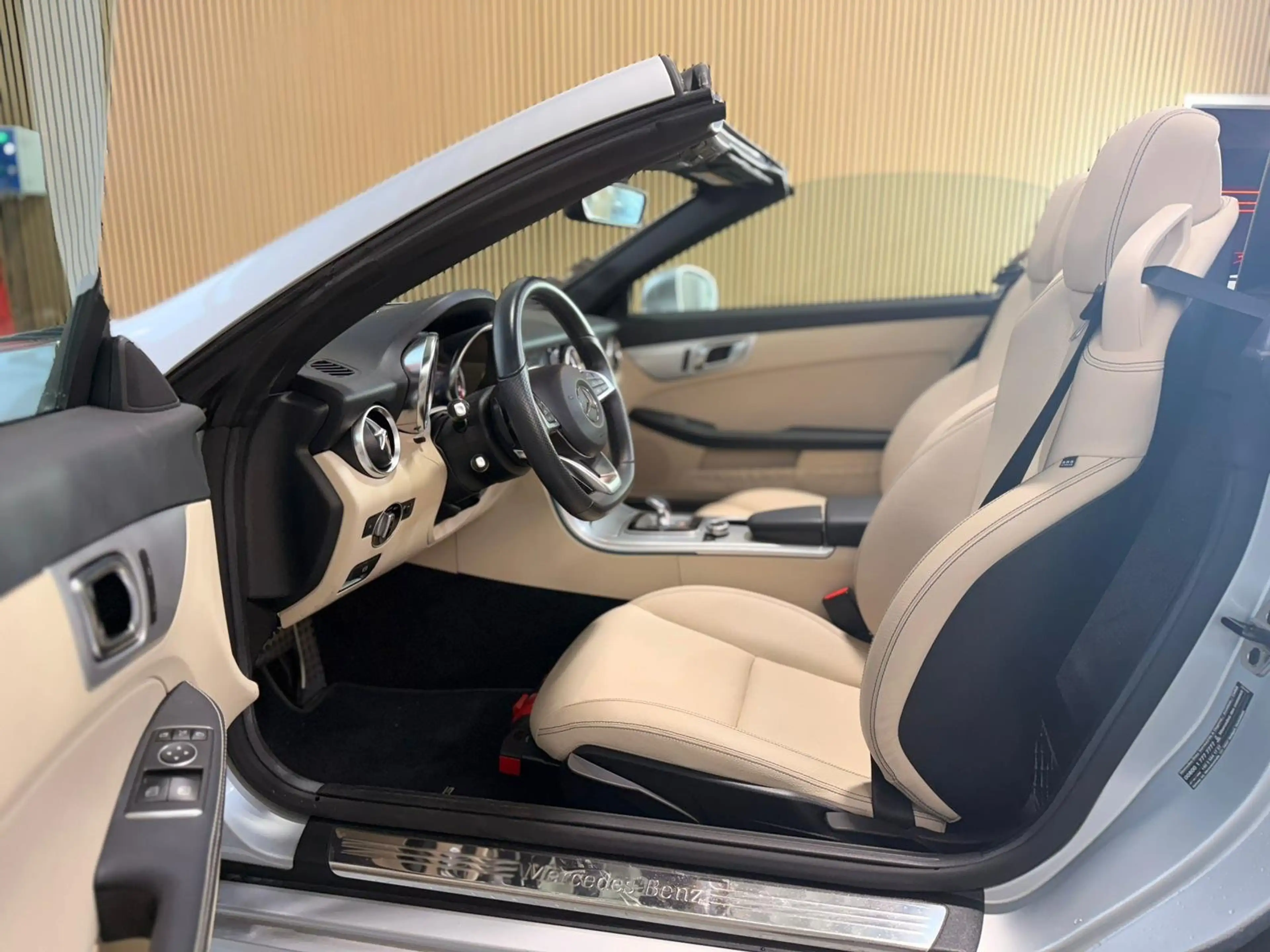 Mercedes-Benz SLC 200 SLC 200 9.000km! — photo 11