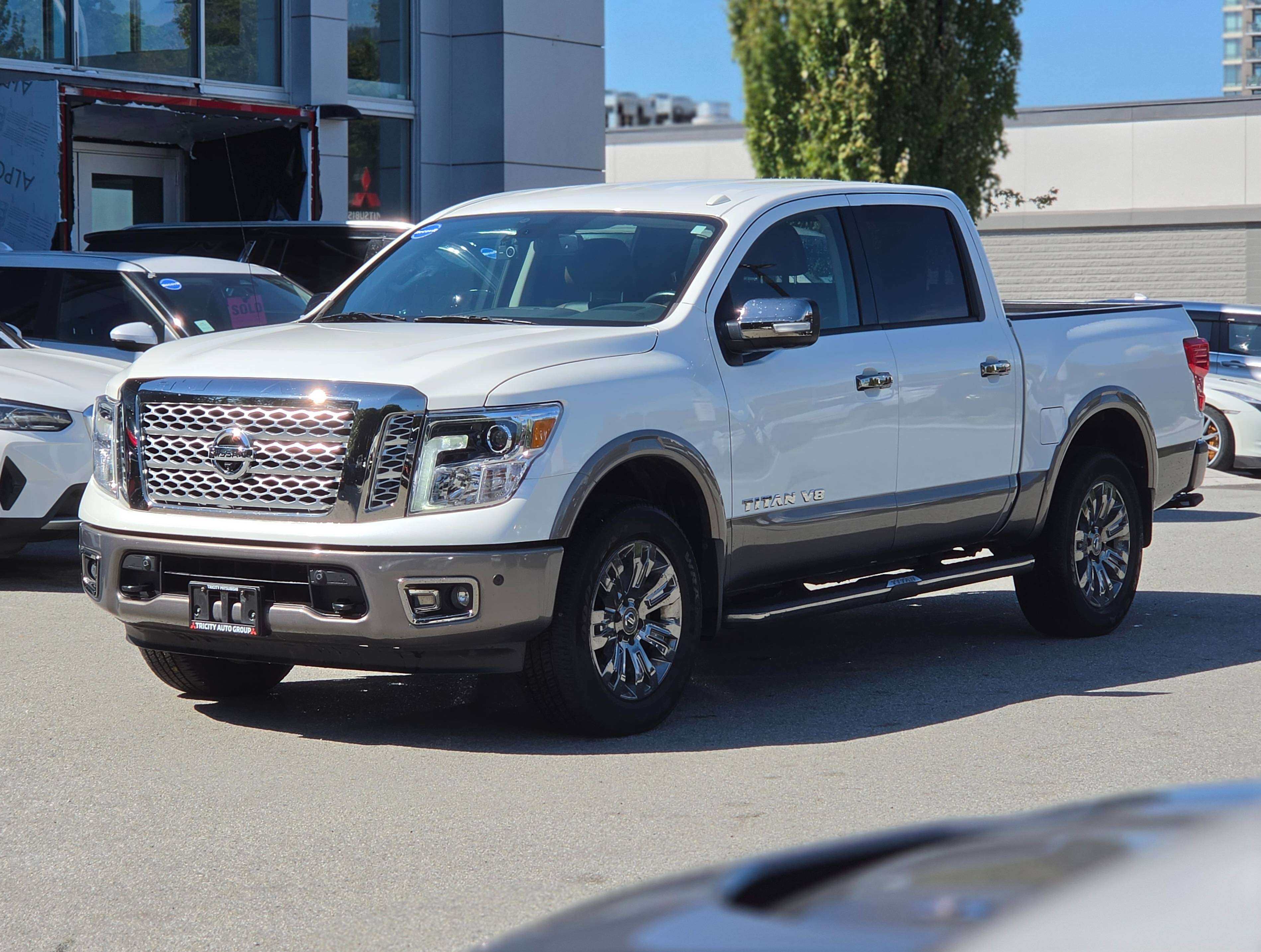 2019 Nissan Titan Platinum - 1 Owner, 360 Cameras, Heated Steering — снимка 1
