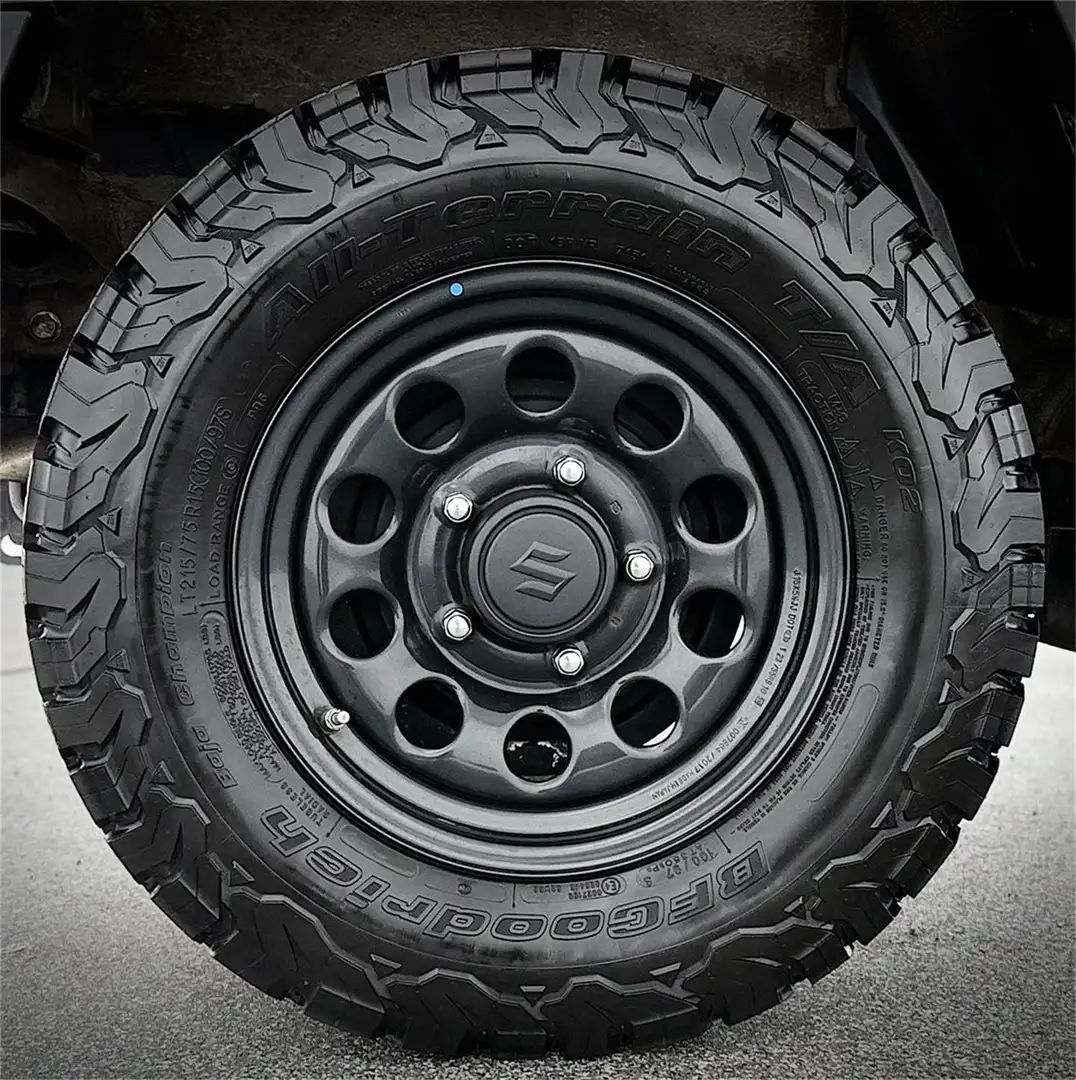 Suzuki Jimny Allrad  1,5 VVT Allgrip N1*inkl. AHV* Grau - 2