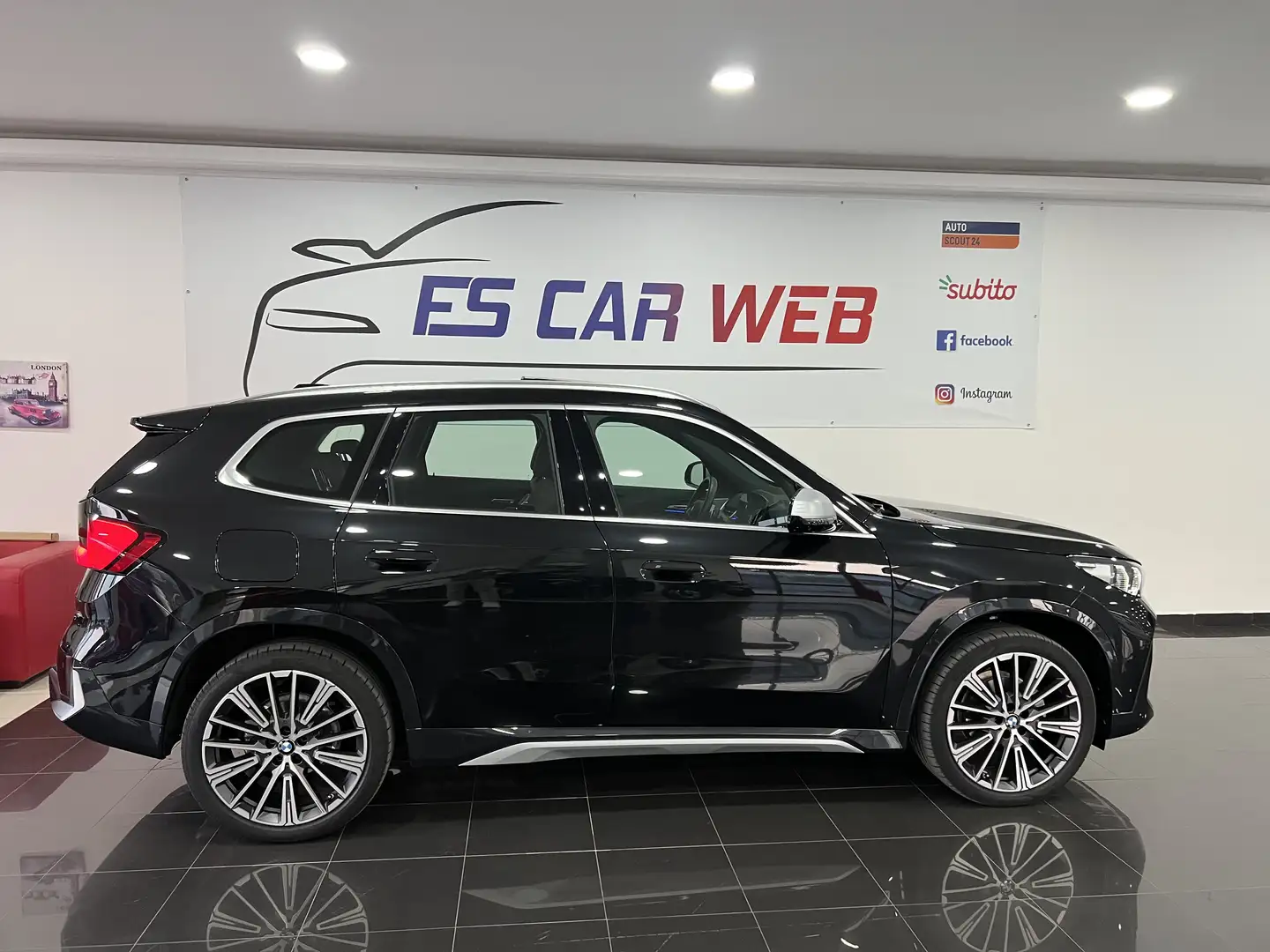 BMW X1 sdrive18d X-Line Edition Signature auto 150 cv Nero - 2